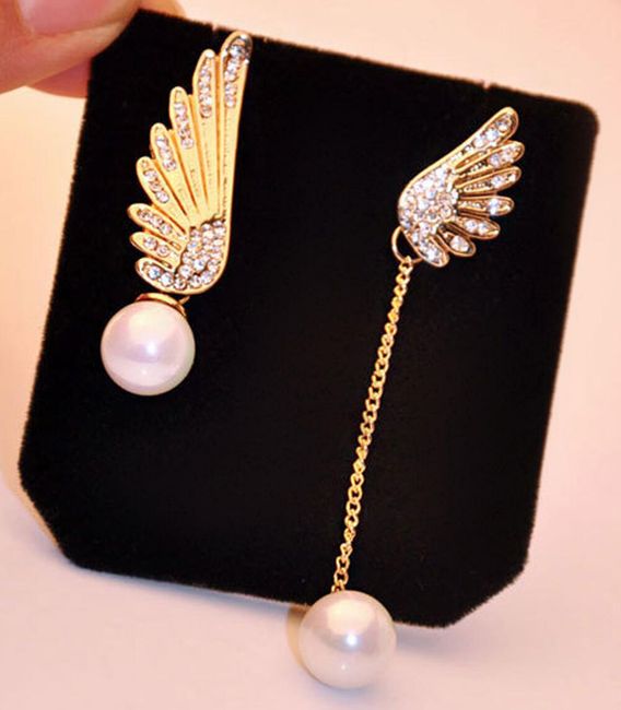 Asymetryczne kolczyki z perłami i skrzydełkami 1