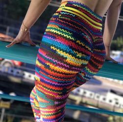 Ženske fitnes tajice s pletenim printom