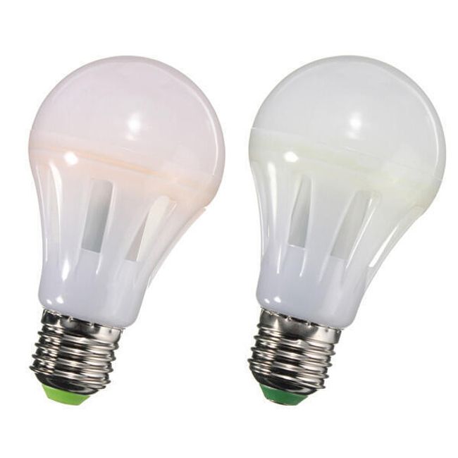 LED žárovka s paticí E27 - 2 barvy světla 1