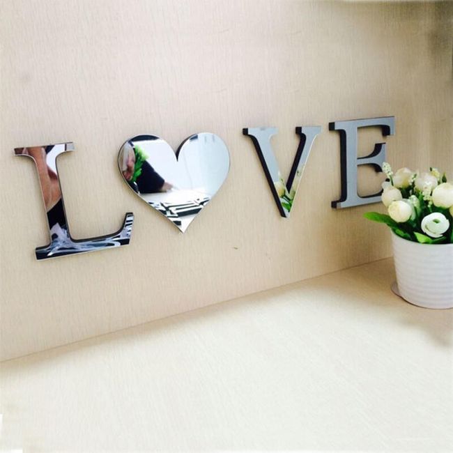 3D zrcadlová dekorace s nápisem LOVE a HOME 1