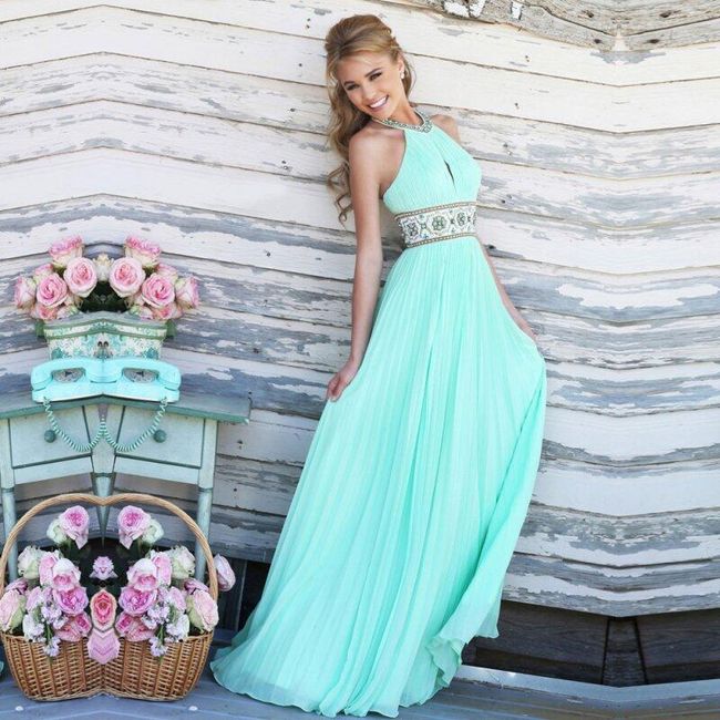 Balowa suknia w turkusowym kolorze 1