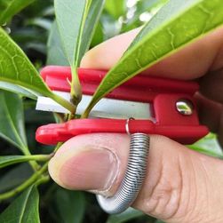 Horticultural thimble with a blade Gastore