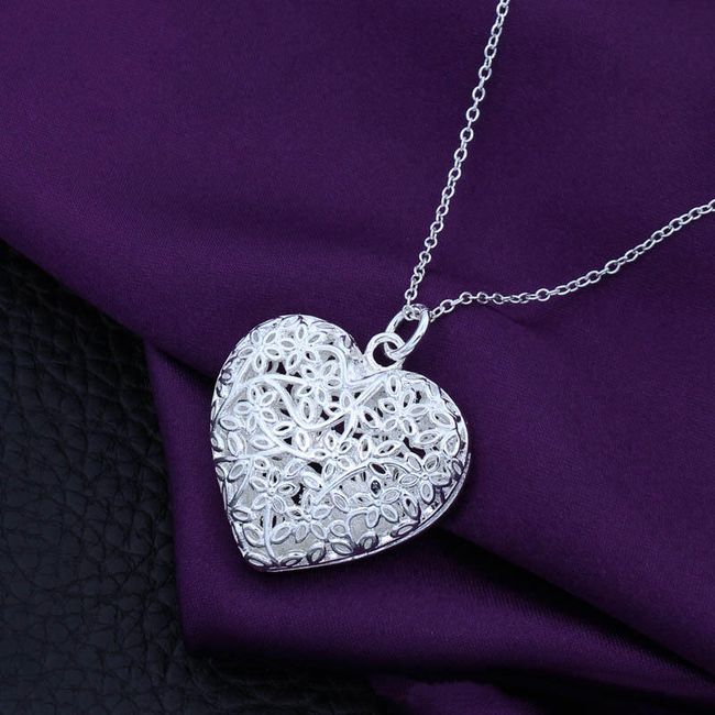 Ogrlica z obeskom velikega srca v srebrni barvi 1