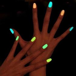 Лак за нокти светещ в тъмното - различни цветове