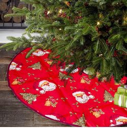 Božićni stolnjak ispod drvca
