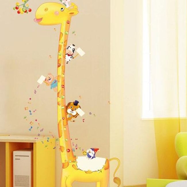 Gyermek mérő a falon - zsiráf 1
