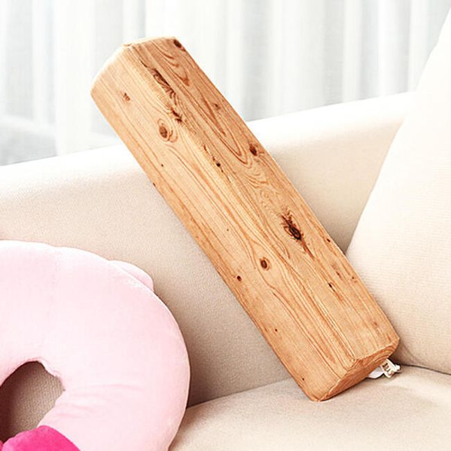 Poduszka w kształcie kawałka drewna 1