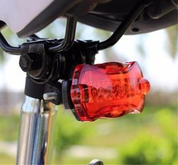 Czerwona lampka na rower