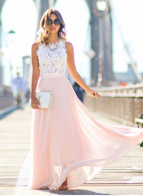 Hosszú ruha csipke felsővel és rózsaszín szoknyával 1