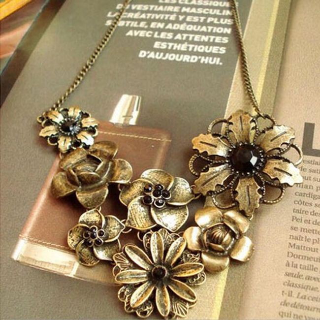 Květinový vintage náhrdelník 1