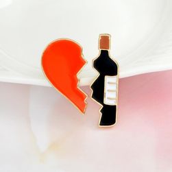 Broške - zlomljeno srce in steklenica vina