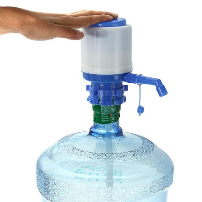 Ruční pumpa k dávkování vody - modrobílá 1