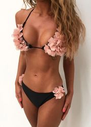 Seksowne bikini w różowe kwiaty