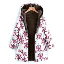 Суитчър в дизайн на палто Maya