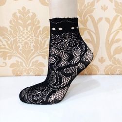 Čipkaste nogavice v črni barvi - 10 različic