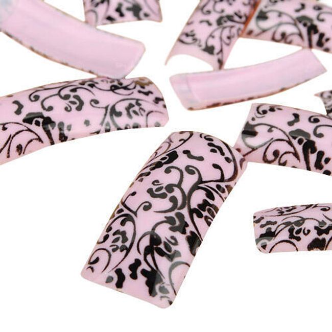 100 kusů růžových tipů na nehty zdobených krajkou 1