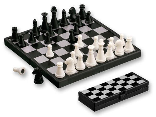 Cestovní magnetické šachy 1