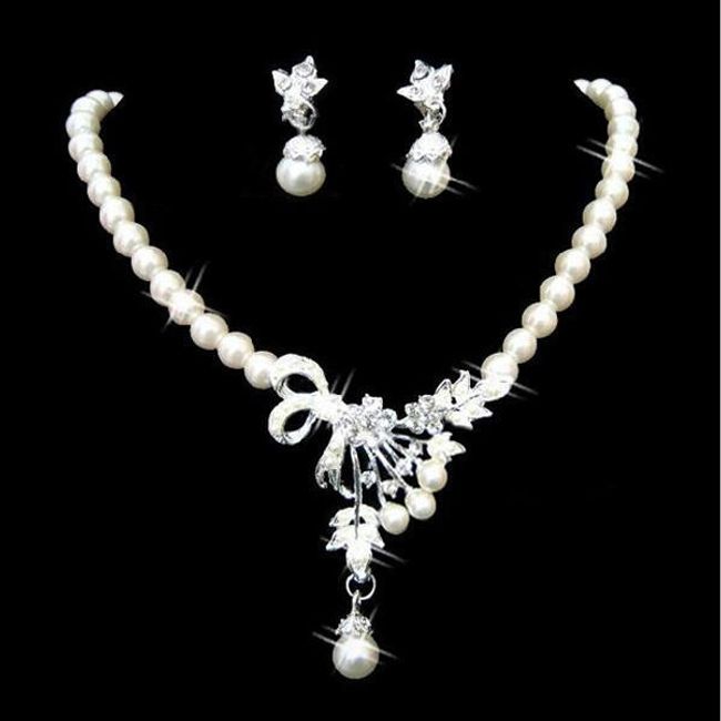 Elegantní set šperků z umělých perliček 1